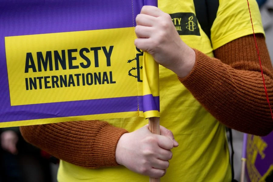 Amnesty International Ungkap Krisis Hak Asasi Global: Kasus Pakistan, Nigeria, dan Quebec Mengguncang Dunia 2025