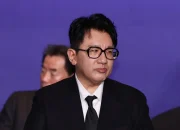 Bang Si-hyuk Dikecam: Tuduhan Fraud IPO, Larangan Perjalanan, dan Penolakan Diplomasi oleh HYBE