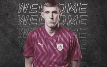 Barnsley Raih Kemenangan Profesional, Promosi Kieren Flavell, dan Analisis Pertarungan di Sixfields