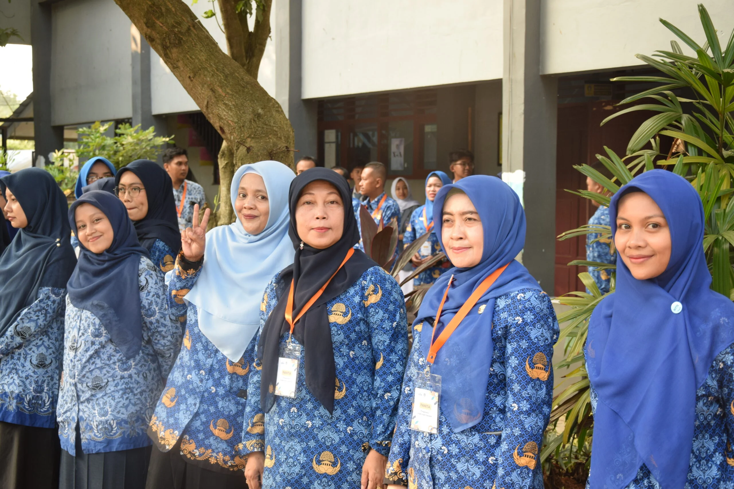 Bu Atun, Guru Senior SMA Negeri 1 Purwakarta: Memaafkan Murid yang Meledek Setelah 23 Tahun Mengajar