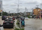 CCTV Palembang Ungkap Banjir Mengguncang Kota: Jalanan Tergenang, Lalu Lintas Macet Parah