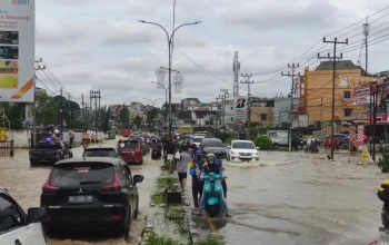CCTV Palembang Ungkap Banjir Mengguncang Kota: Jalanan Tergenang, Lalu Lintas Macet Parah