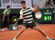 Cedera Pergelangan Tangan Carlos Alcaraz Mengancam Penampilan di French Open 2026