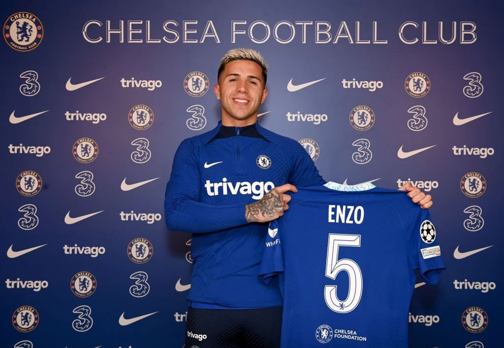 Chelsea FC di Persimpangan: Transfer Enzo Fernández, Pensiun Millie Bright, dan Kontroversi Hukum Besar