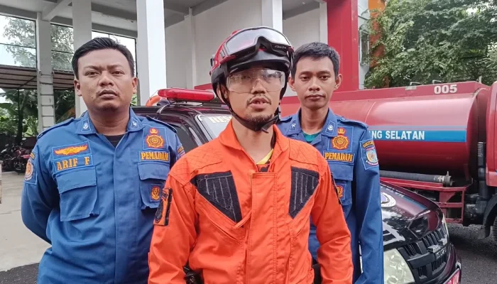 Debt Collector Pinjol Dijebak Order Laporan Kebakaran Palsu, Ancaman UU ITE & KUHP Mengguncang Layanan Darurat