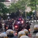 Demo Kaltim: Massa Bentrok, Gubernur Rudy Mas'ud Tolak Audiensi, Polisi Paksa Bubarkan dengan Water Cannon