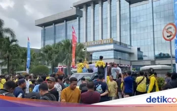 Demo kantor gubernur Kaltim pecah, 3 tuntutan utama, Rudy Mas'ud bungkam, DPRD setujui hak angket