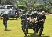 Evakuasi Jenazah PK-CFX di Sekadau: Ratusan Prajurit TNI Tempuh Medan Sulit, Keluarga Dapat Penutup yang Layak