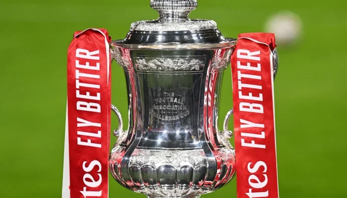 FA Cup 2024: Tiket Semifinal Langka, Sejarah Kejutan Klub Non Top-Flight, dan Lelang Medali Steve Nicol