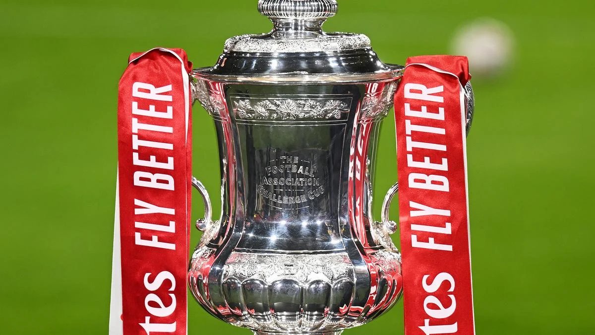 FA Cup 2024: Tiket Semifinal Langka, Sejarah Kejutan Klub Non Top-Flight, dan Lelang Medali Steve Nicol