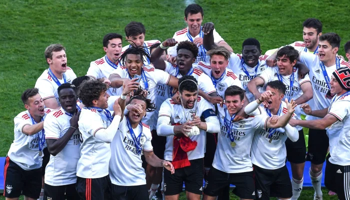 Flashscore Sajikan Liputan Mendalam: Final KNVB Beker dan Perjalanan Benfica di UEFA Youth League