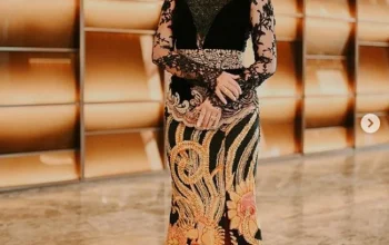 Gaya Artis Berkebaya yang Memukau di Festival Svarna Kartini 2026