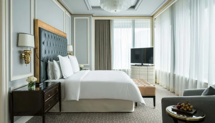 Harga Kamar Mewah Four Seasons Paris Tembus Rp300 Juta, Prabowo Rayakan Ultah Teddy di Balik Layar