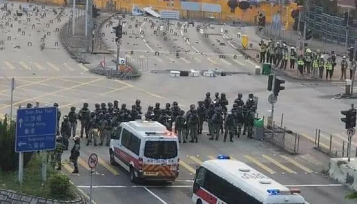 Hong Kong di Persimpangan: Pemerintah Gencar Sita Aset Jimmy Lai, Kenaikan Tarif Ferry, dan Penurunan Mahasiswa Luar Negeri