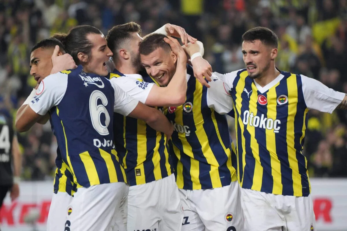 Istanbul Basaksehir Siapkan Kejutan Besar di Laga Penentu melawan Fenerbahçe