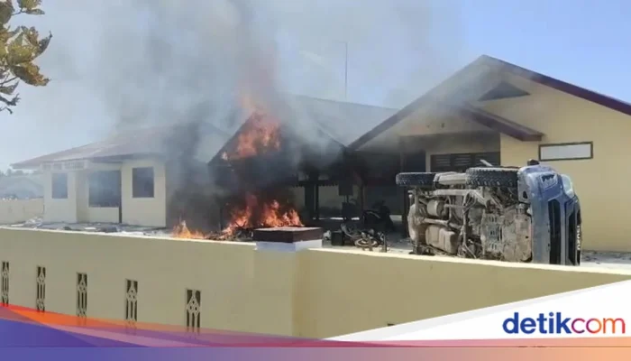 Kapolsek Dicopot, Warga Bakar Rumah Diduga Bandar Narkoba: Polri Bentuk Kampung Anti Narkoba di Panipahan