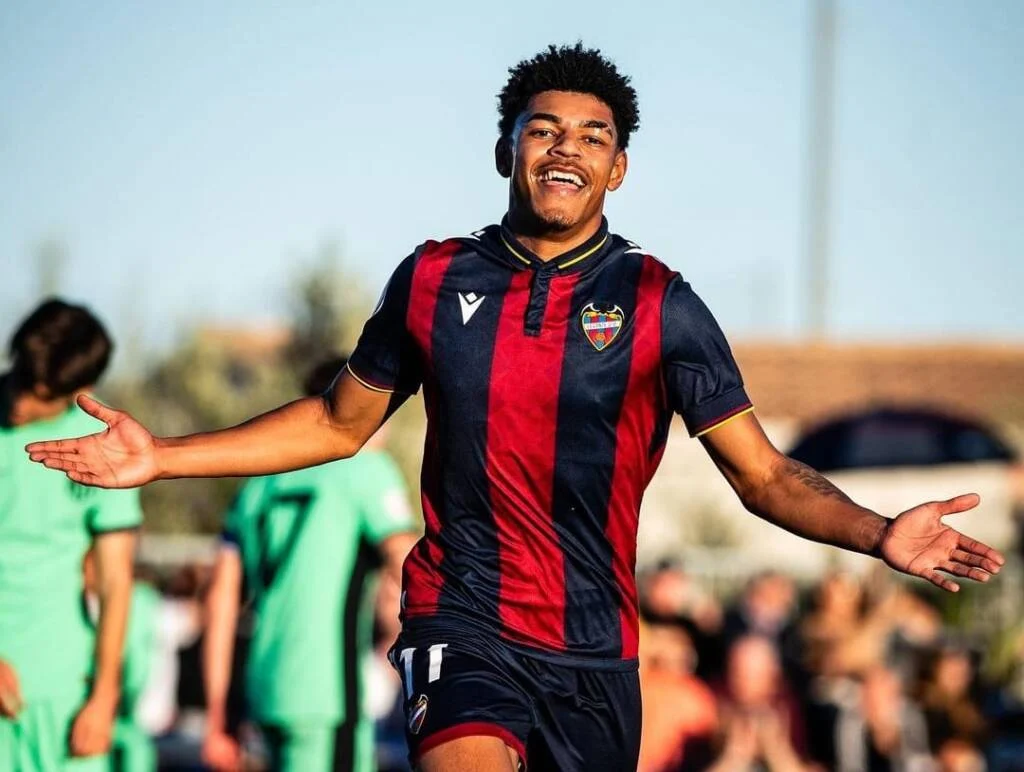 Kareem Tunde Jadi Target Fulham, Levante Siap Lepas: Dampak Cedera dan Prediksi Liga