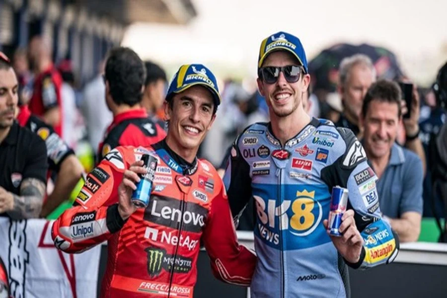 Kemenangan Mengejutkan Alex Marquez di GP Spanyol 2026: Dari Insiden Visor Hingga Pujiannya Marc Marquez