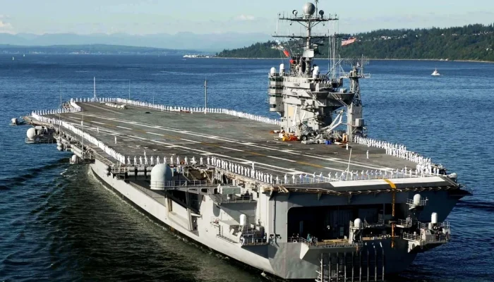 Ketegangan Laut Global: Peran Strategis Kapal Induk Abraham Lincoln, Liaoning, dan Inovasi Drone Carrier