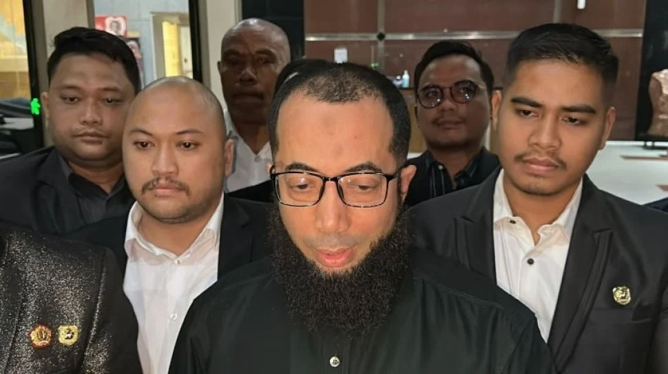 Khalid Basalamah Bongkar Misteri Uang 1 Juta Dolar dalam Kasus Pansus Haji DPR: Pengakuan Mengejutkan