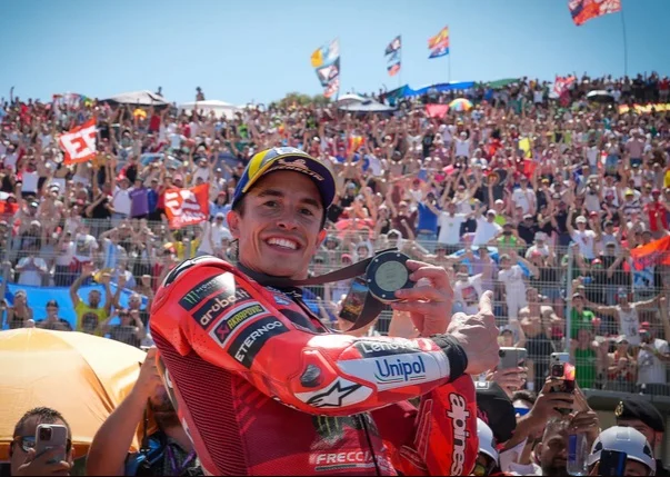 Kontroversi Marc Marquez Masuk Rumput di Sprint GP Jerez 2026: Mengapa Tak Diberi Penalti?