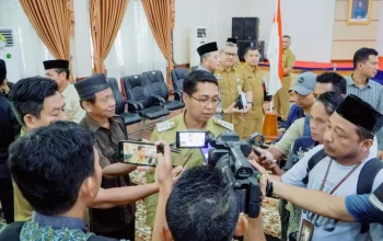Krisis Honorer ASN di Jawa Barat: Antrean Panjang, Gaji Tertunda, Padahal Lapangan Kerja Luar Terbuka Lebar