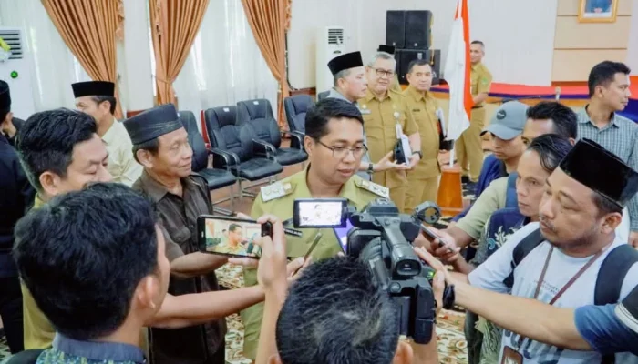 Krisis Honorer ASN di Jawa Barat: Antrean Panjang, Gaji Tertunda, Padahal Lapangan Kerja Luar Terbuka Lebar