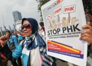 Krisis Upah, PHK Massal, dan Langkah Pemerintah: Tantangan Pekerja Indonesia 2025-2026