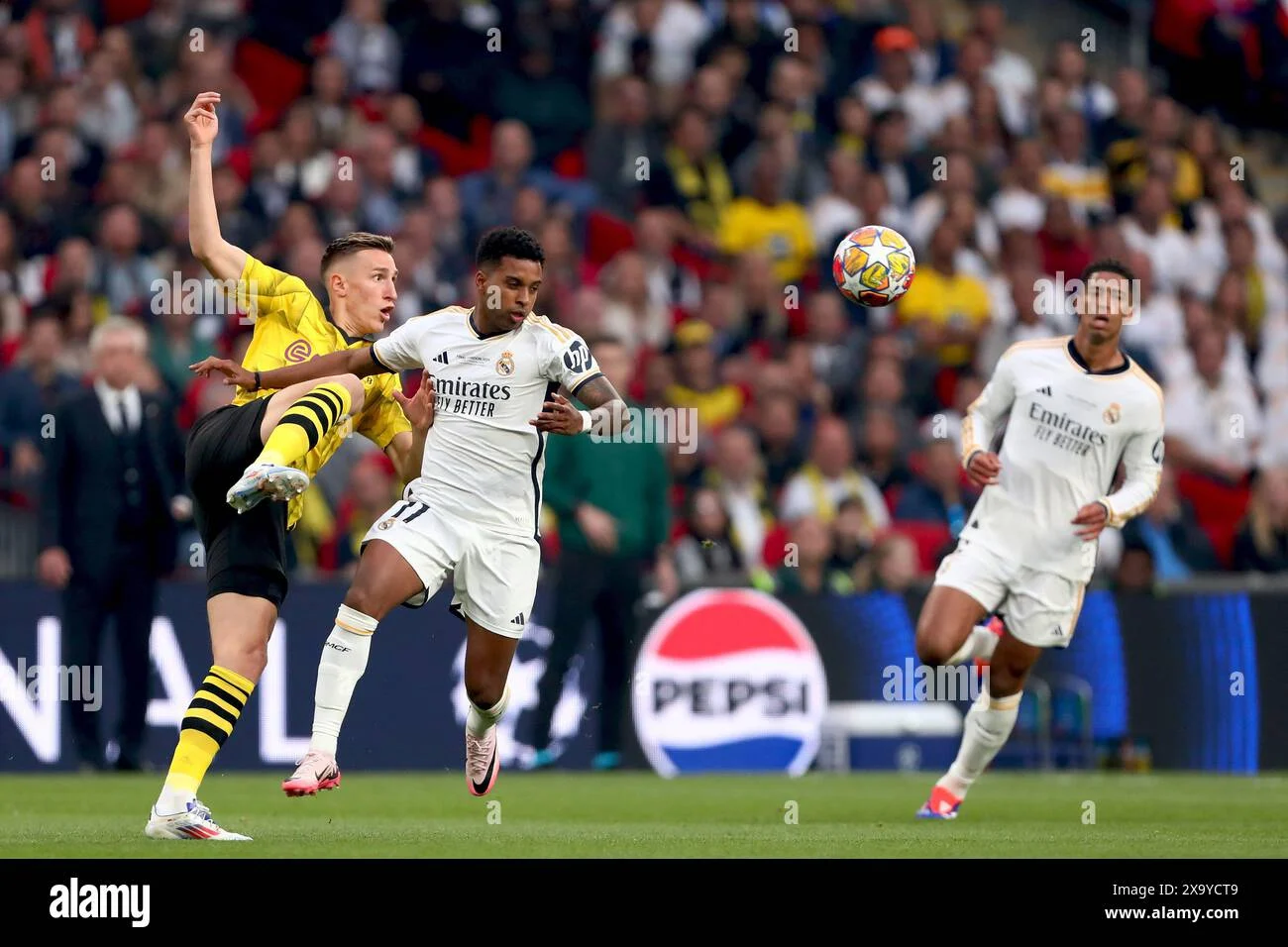 Liverpool vs Real Madrid: Persaingan Sengit untuk Bek Bintang Borussia Dortmund, Nico Schlotterbeck