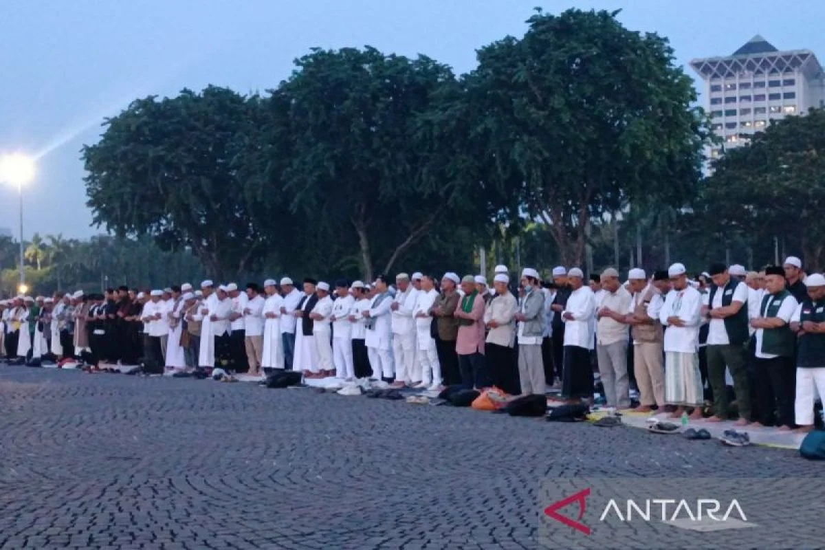 Magrib Jakarta: Waktu Shalat, Dinamika Politik Identitas, dan Kehidupan Umat Muslim