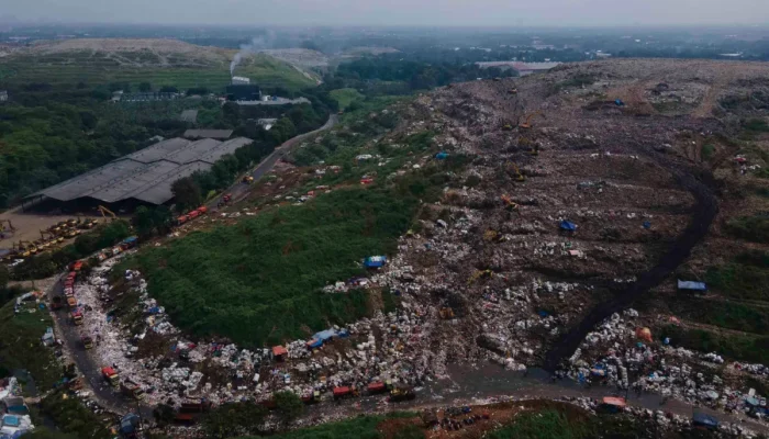 Mantan Kadis LH DKI Jadi Tersangka Longsor Bantargebang: Kegagalan Pengelolaan Sampah yang Memicu Tragedi