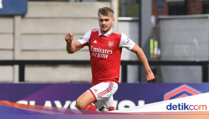 Mantan Kiper Arsenal Alex Manninger Meninggal Dunia Tertabrak Kereta di Salzburg, Dunia Sepak Bola Berduka