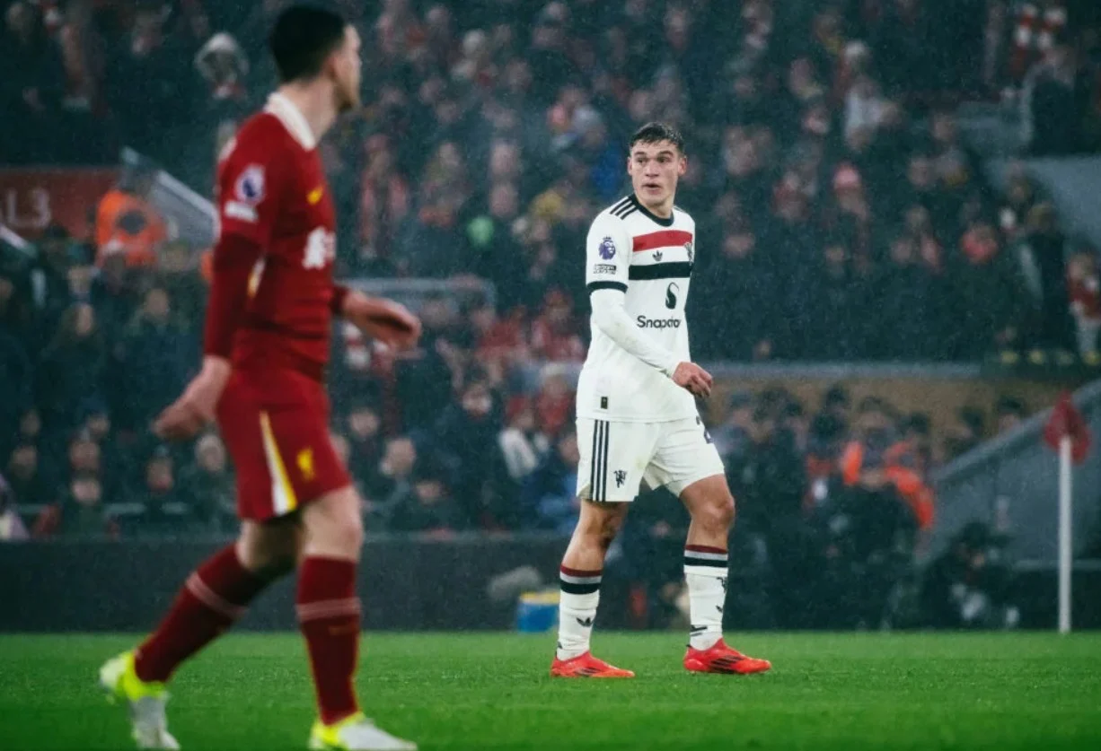 Manuel Ugarte: Dari Harapan Manchester United Hingga Pilihan Newcastle yang Menjanjikan