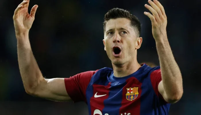 Masa Depan Robert Lewandowski di Barcelona Dipanas! Juventus & Inter Milan Bersaing, Legenda Polandia: Jangan Mau Direndahkan!