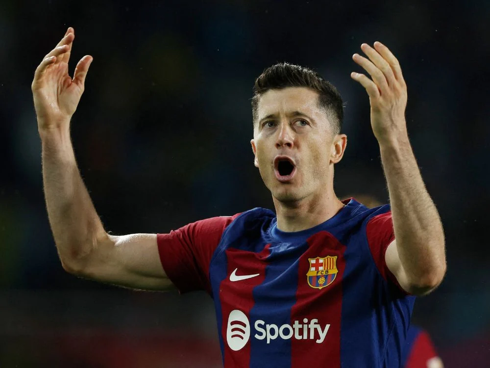 Masa Depan Robert Lewandowski di Barcelona Dipanas! Juventus & Inter Milan Bersaing, Legenda Polandia: Jangan Mau Direndahkan!