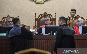 Pengacara Nadiem Mangkir, Sidang Ditunda dan Dituduh contempt of court