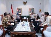 Pengadaan Laptop dan Kaus Kaki di BGN: Kepala BGN Bongkar Anggapan Publik