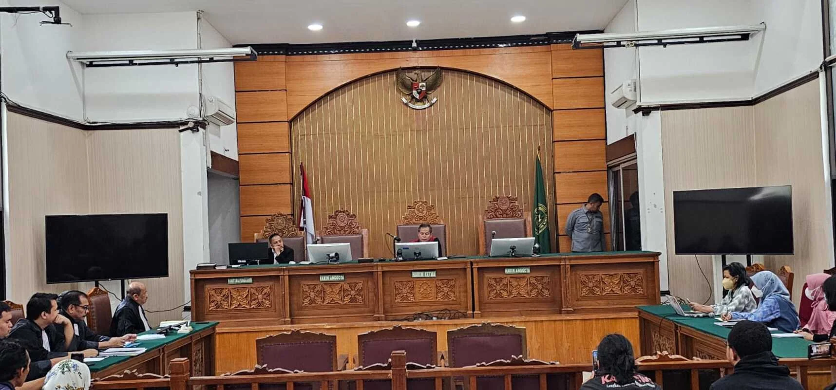 Pengadilan Jakarta Selatan Gugurkan Status Tersangka Sekjen DPR, KPK Dihujat