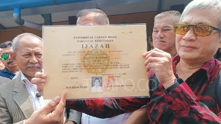 PN Surakarta Tolak Gugatan CLS Ijazah Jokowi, Putusan Lega Presiden dan Mengguncang Dunia Hukum