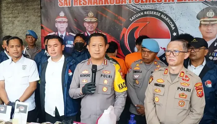 Polisi Bongkar Pabrik Kosmetik Bermerkuri di Bogor: Tiga Tersangka Ditangkap, Omzet Puluhan Juta!