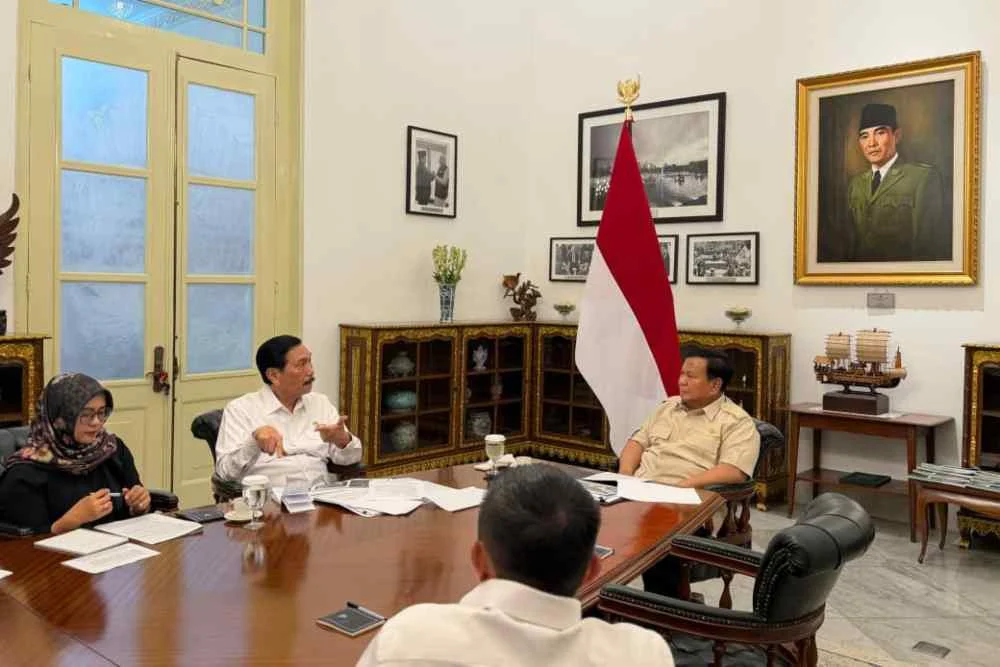 Prabowo dan Luhut Bahas Strategi Ekonomi Nasional di Istana Merdeka: Langkah Besar Menghadapi Tantangan Global