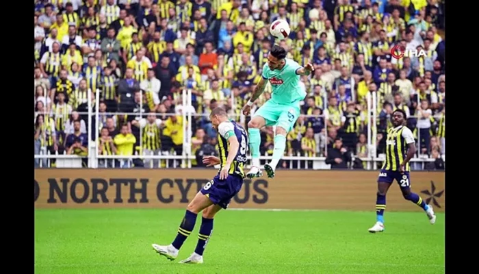 Saras Puas, Fenerbahçe Berbagi Poin di Rizespor dan Menggoda Kim Min-Jae Jelang Derby Istanbul