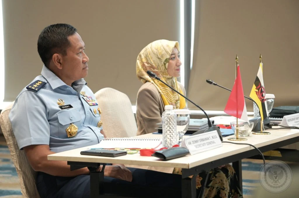 Skandal Tender Navayo dan Misi Satelit: Bagaimana Kementerian Pertahanan Indonesia Menghadapi Tantangan Baru