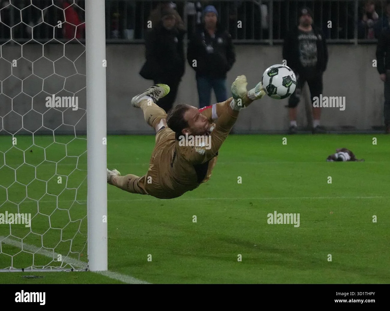 St. Pauli vs Cologne: Drama Penalty di Millerntor Gagal Pecahkan Kekalahan St. Pauli