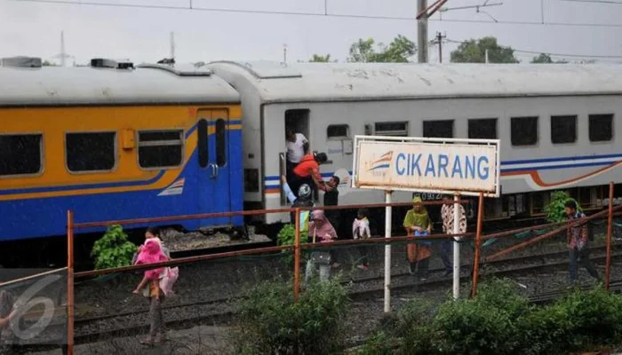 Tragedi Kecelakaan KRL Bekasi Timur: 16 Korban, termasuk Karyawan Alice Norin, Terlempar ke Luar Kereta