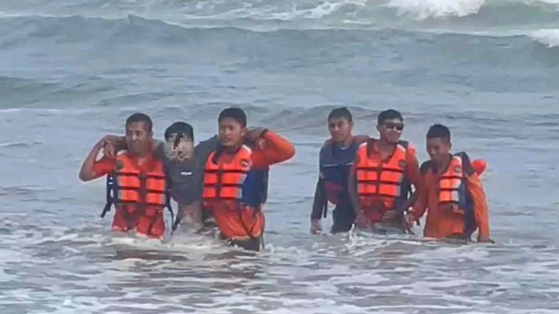 Tragedi Selancar di Pantai Parangtritis: Remaja Hilang Terseret Arus, Tim SAR Berjuang 24 Jam