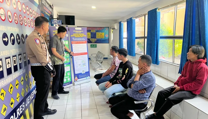 Uji Coba Nasional: Dari Tes Keamanan Makanan hingga Test Gencatan Senjata dan Tes Alkohol Politik