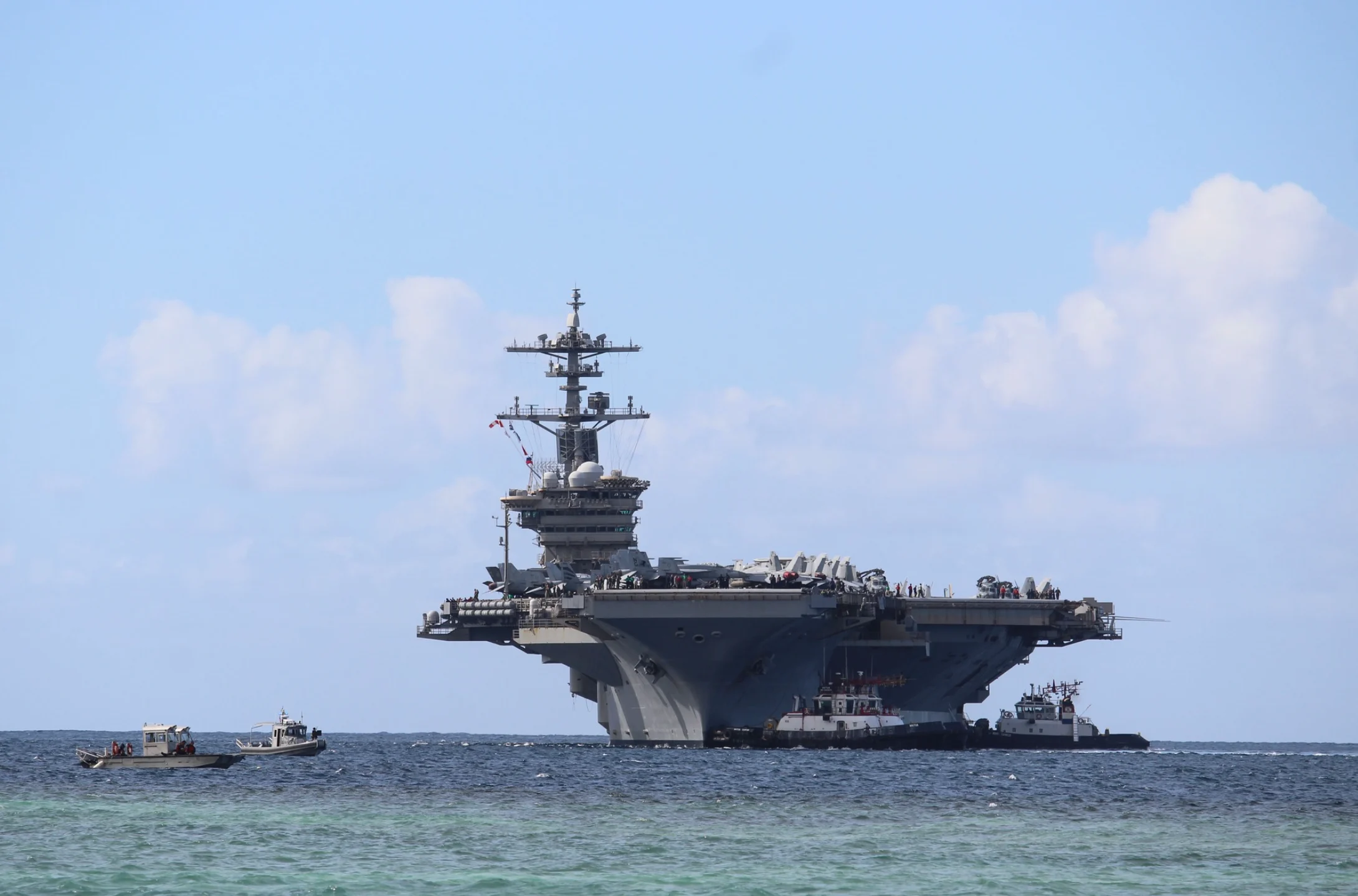USS Abraham Lincoln Dihantam Rudal Iran: Blokade Trump Memicu Serangan Mematikan di Laut Indo‑Pasifik