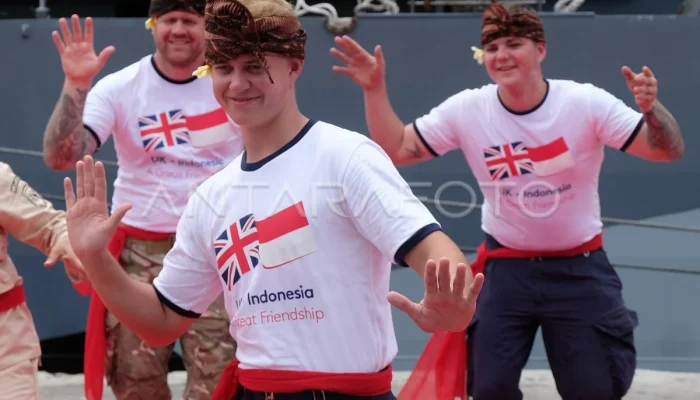 Video Viral Dunia: Dari Kunjungan Kerajaan Inggris di Australia hingga Aksi Heroik Penyelamat di Pantai