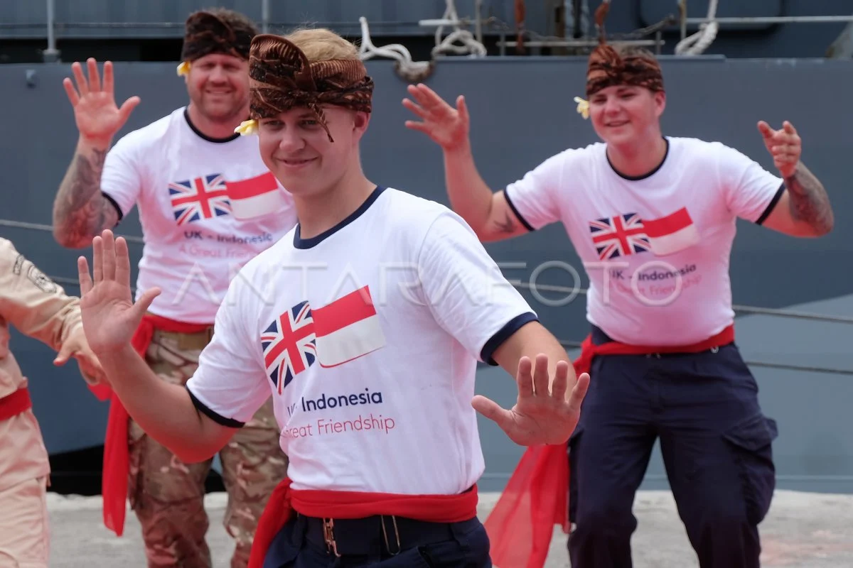 Video Viral Dunia: Dari Kunjungan Kerajaan Inggris di Australia hingga Aksi Heroik Penyelamat di Pantai